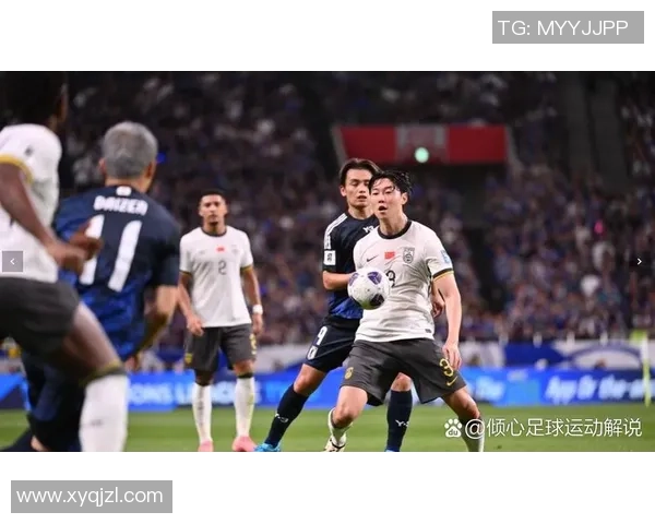 激情四溢的足球赛场瞬间捕捉展现运动员拼搏精神与团队协作的美丽画面 激情四溢的足球赛场瞬间捕捉展现运动员拼搏精神与团队协作的美丽画面